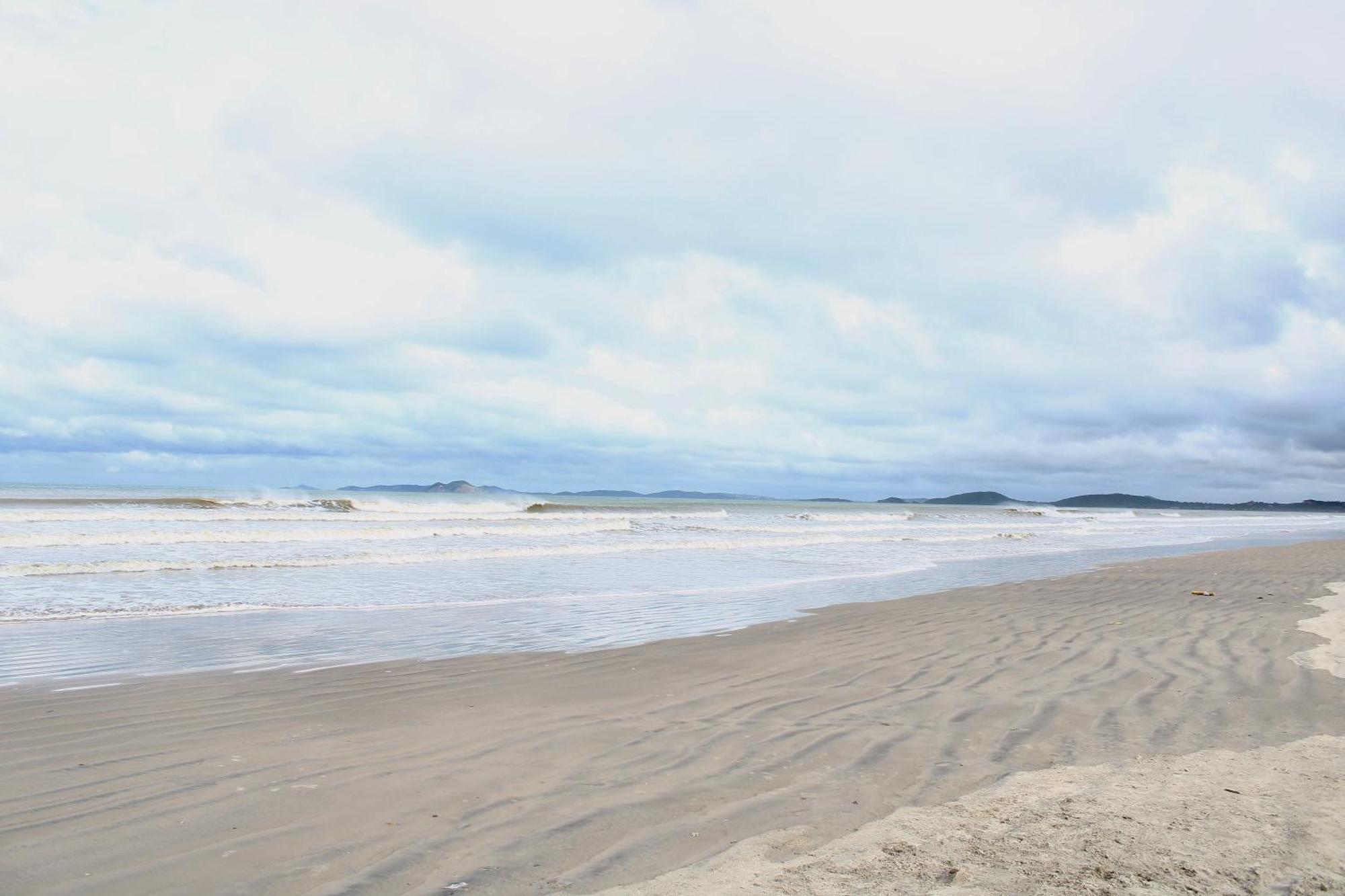 Casa temporada RecantoHouse inteira até 10 pessoas - 1 minuto a pé da praia, com piscina, sinuca e ar condicionado - Condominio Florestinha - Unamar - Cabo Frio Tamoios Extérieur photo