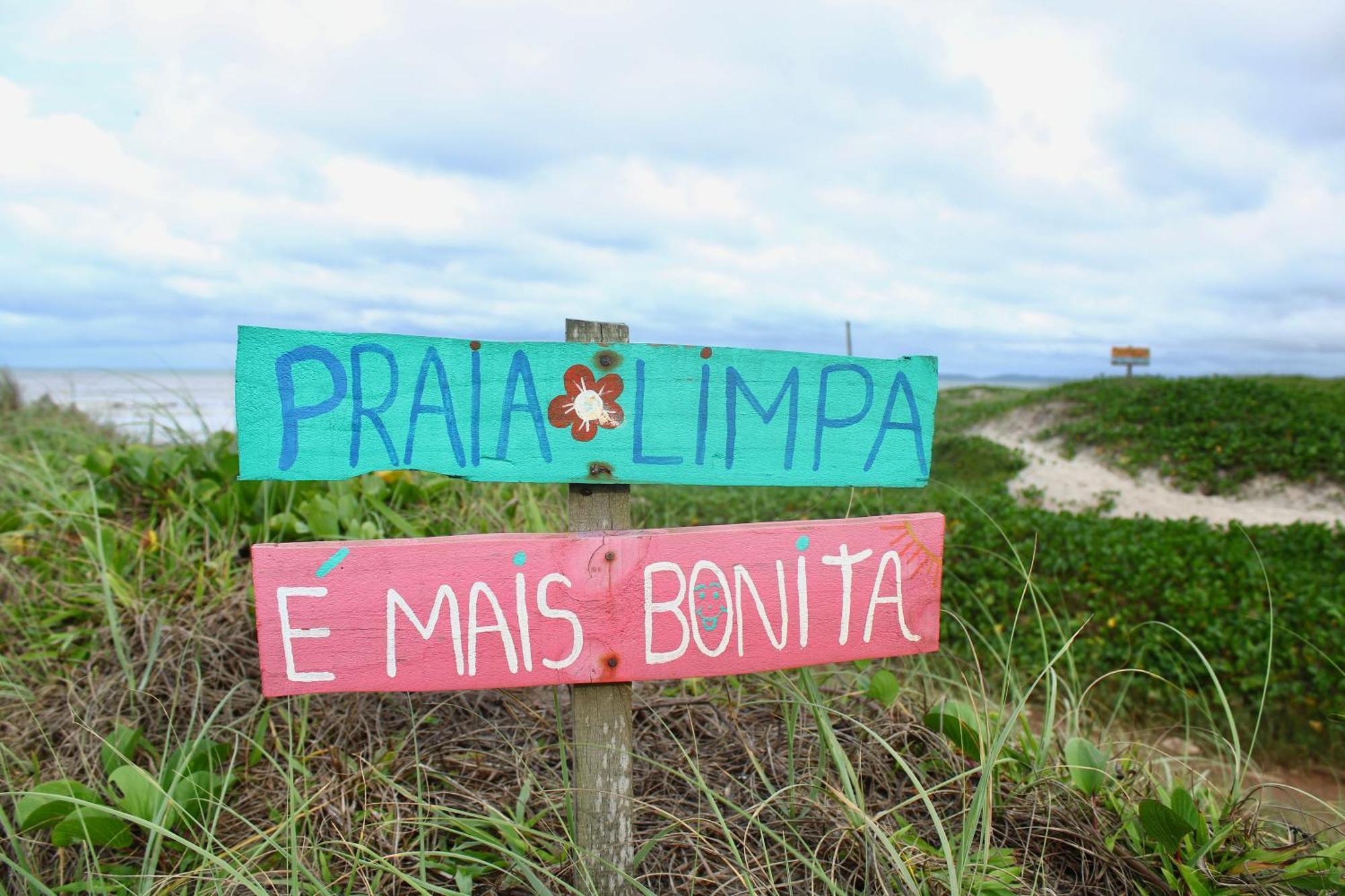 Casa temporada RecantoHouse inteira até 10 pessoas - 1 minuto a pé da praia, com piscina, sinuca e ar condicionado - Condominio Florestinha - Unamar - Cabo Frio Tamoios Extérieur photo